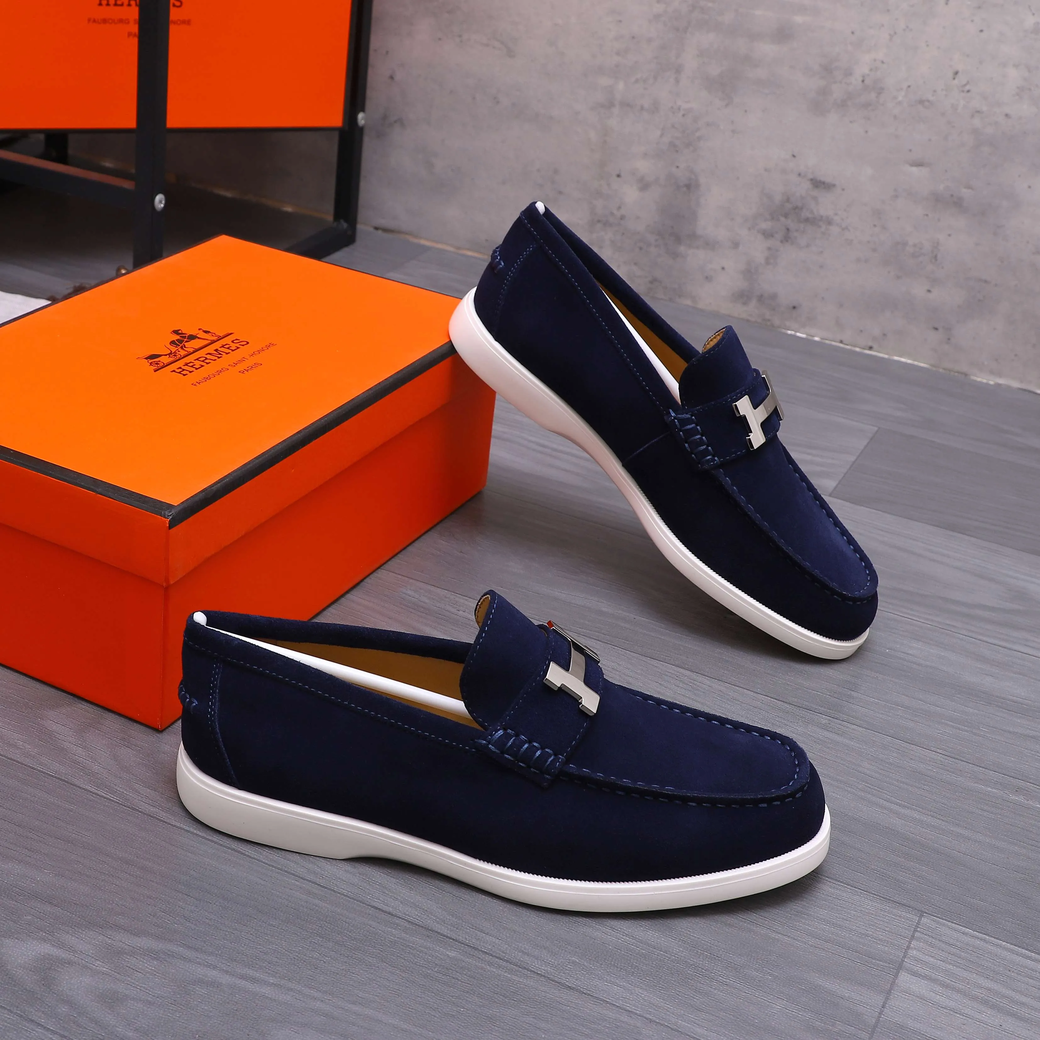 Men's shoes 💰p560 Product trademark: HERMES "Hermès" casual slip-on men's shoes. Regular size: 38-46 (45.46 is custom-made and non-refundable) Product materials: Selected frosted cowhide upper, cowhide lining, original foam rubber ultra-light sole